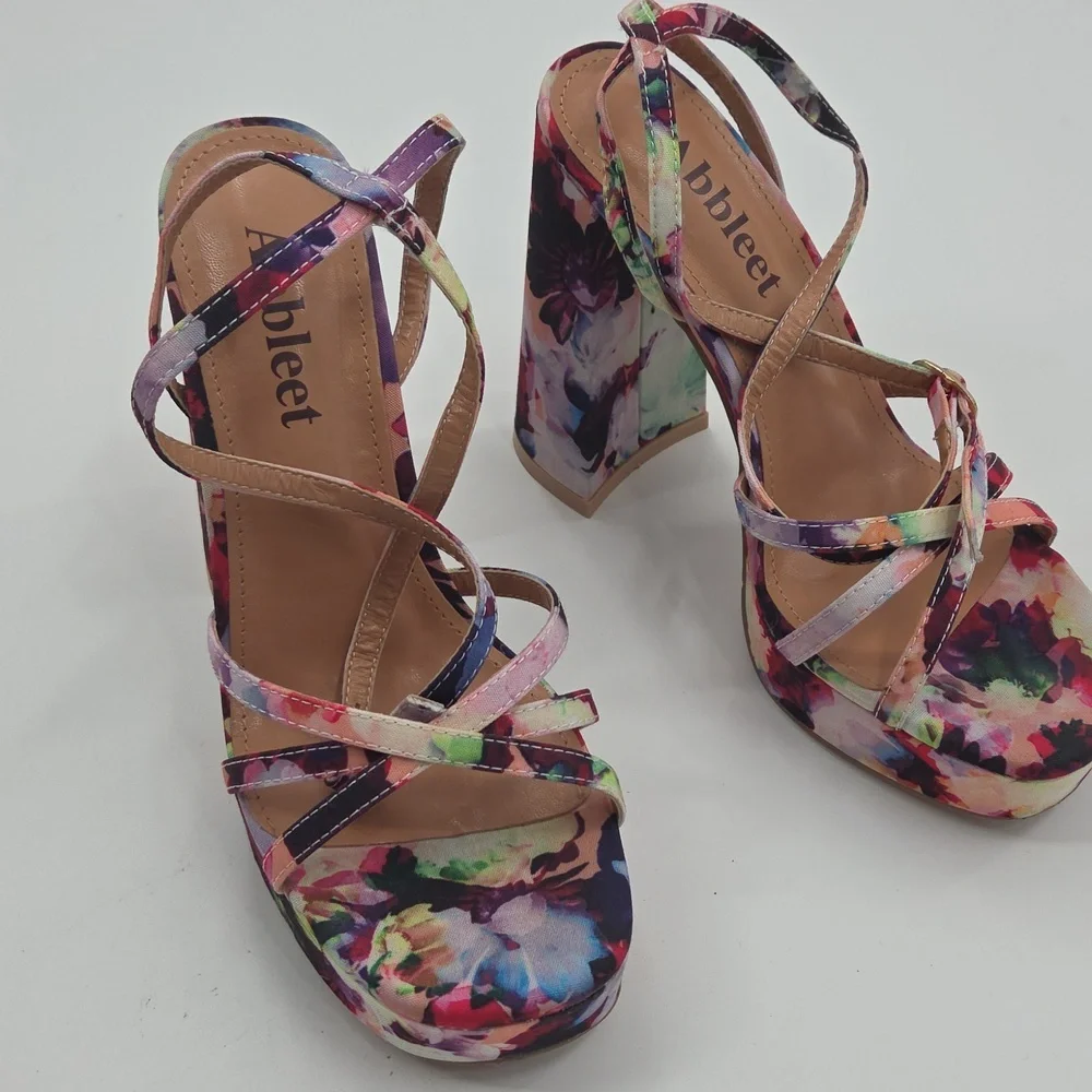 Floral Platform Strappt Sandals - Picture 3 of 16